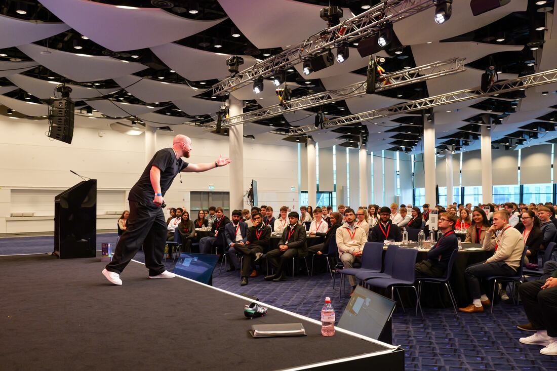 Mid-story in the Great Hall, Wembley.